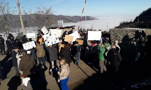 Oğuz rayonunda etiraz aksiyası keçirilib... Həbs olunanlar var!